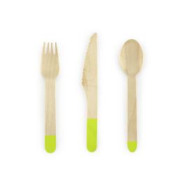 18 cubiertos verdes de madera